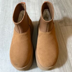 UGG Women's Platform Shoes in Tan